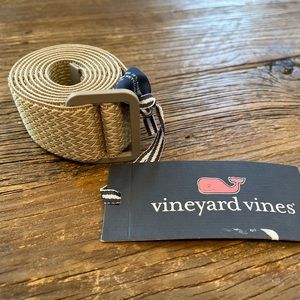Men’s Vineyard Vines size Medium patterned OTG D-ring belt in Khaki